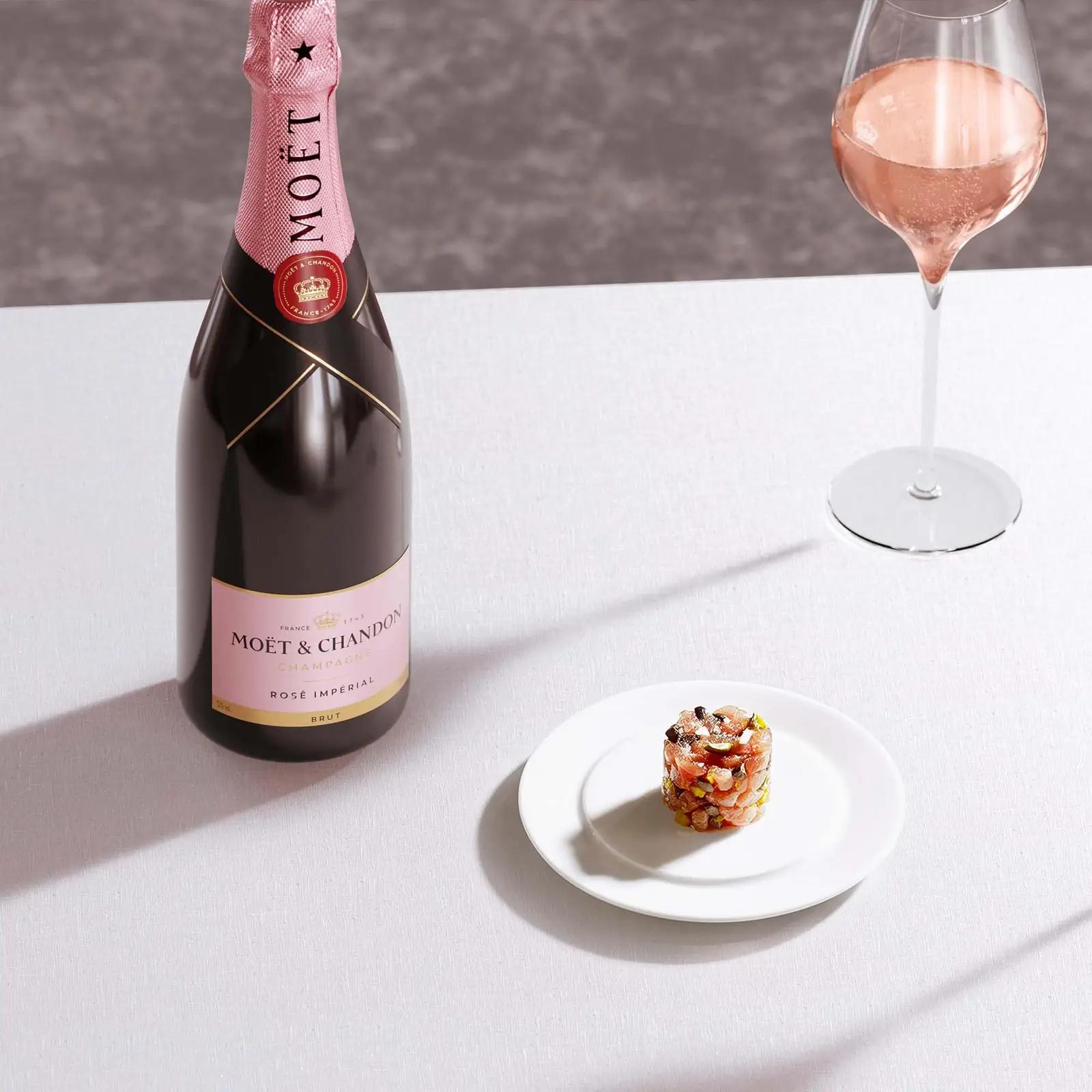 Moët & Chandon roosa šampanja kingituseks — elegantne 0,75 l – kasutusnäide