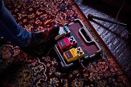 BOSS vastupidav plastikust pedalboard ja kott – pilt 12