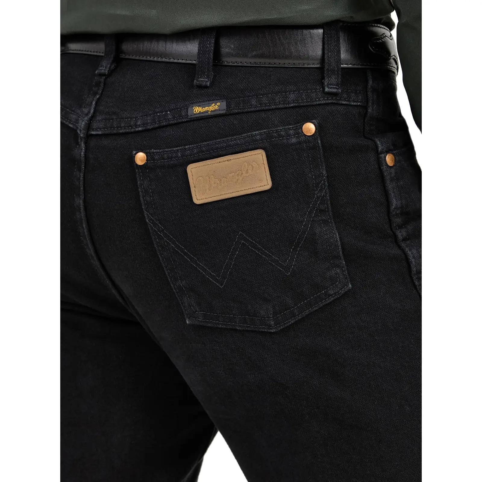 Wrangler Denim meestele — klassikaline bootcut teksapüksid – kasutusnäide