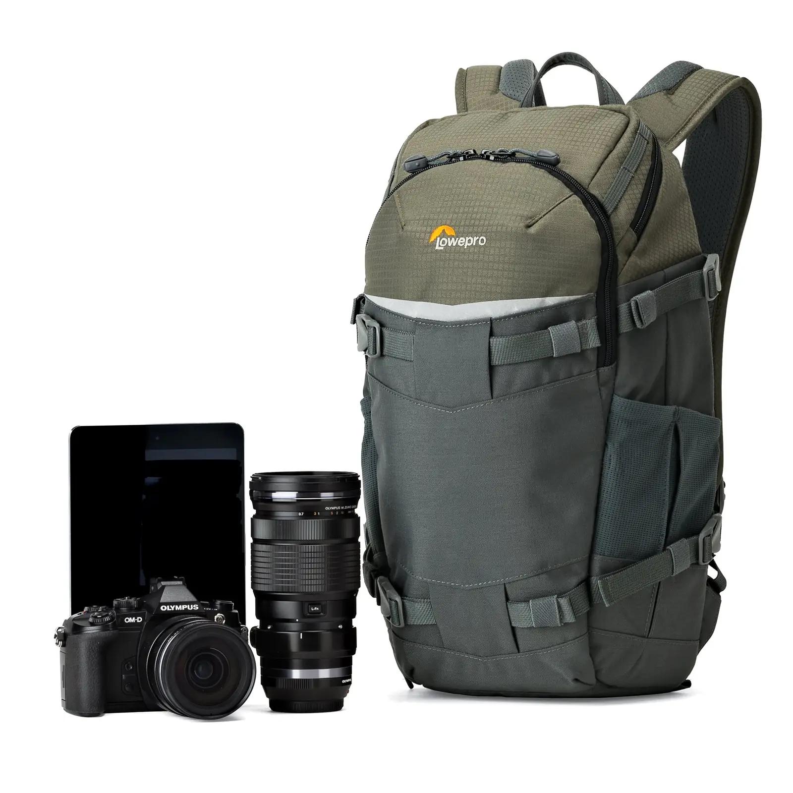 Lowepro kerge ja kaitsev Flipside Trek kaamerakott – pakend ja tarvikud