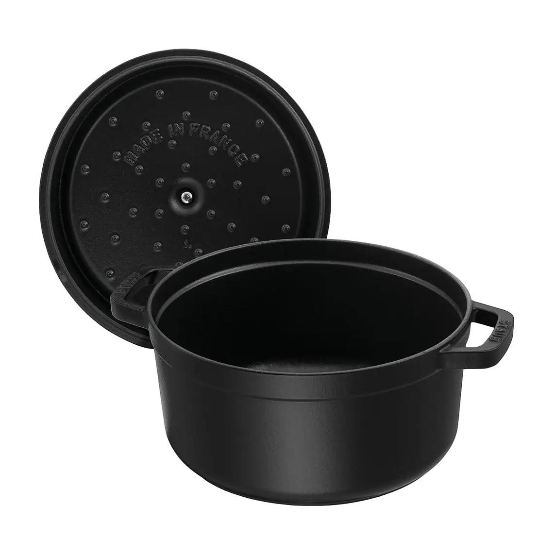 STAUB malmist cocotte 20 cm — vastupidav pann-keedunõu – pakend ja tarvikud