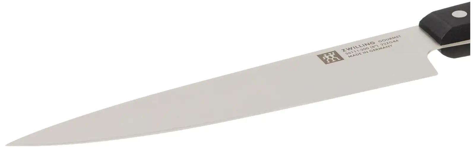 ZWILLING kööginuga 20 cm — vastupidav teras ja ergonoomiline – kasutusnäide