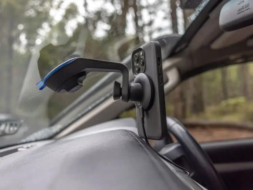 QUAD LOCK vastupidav autoshoidja tuuleklaasile ja armatuurlauale – pakend ja tarvikud