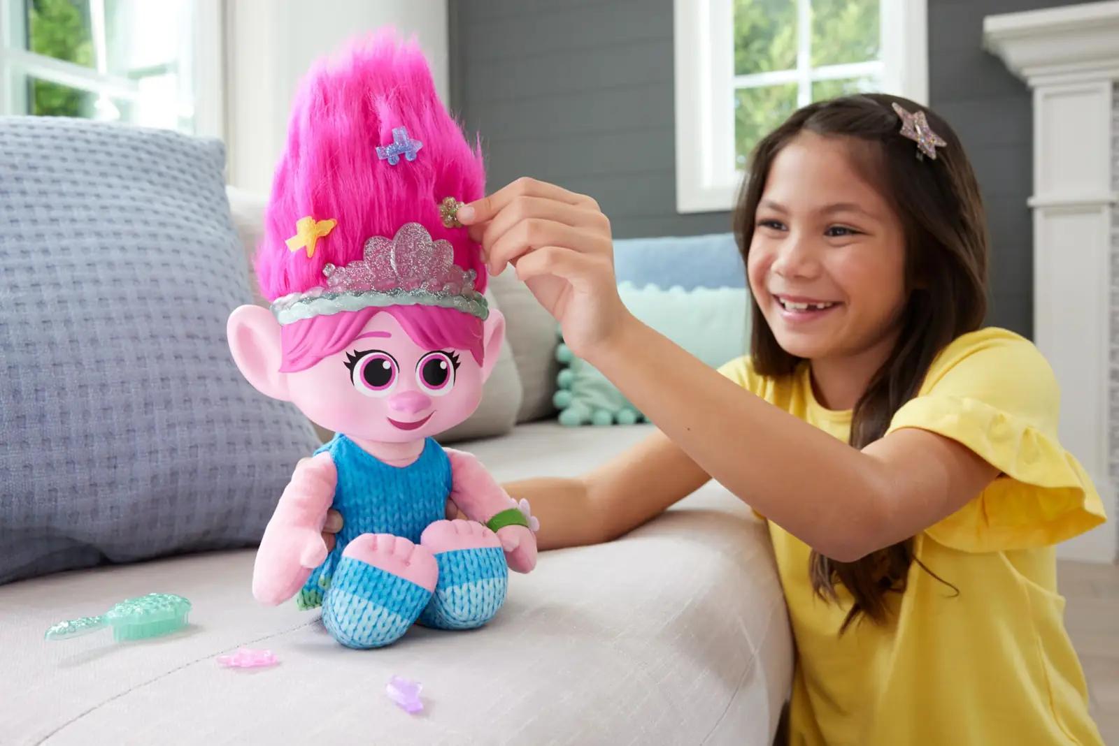 Mattel pehme Poppy nukk — kink laste mänguks ja kogumiseks – detailne vaade