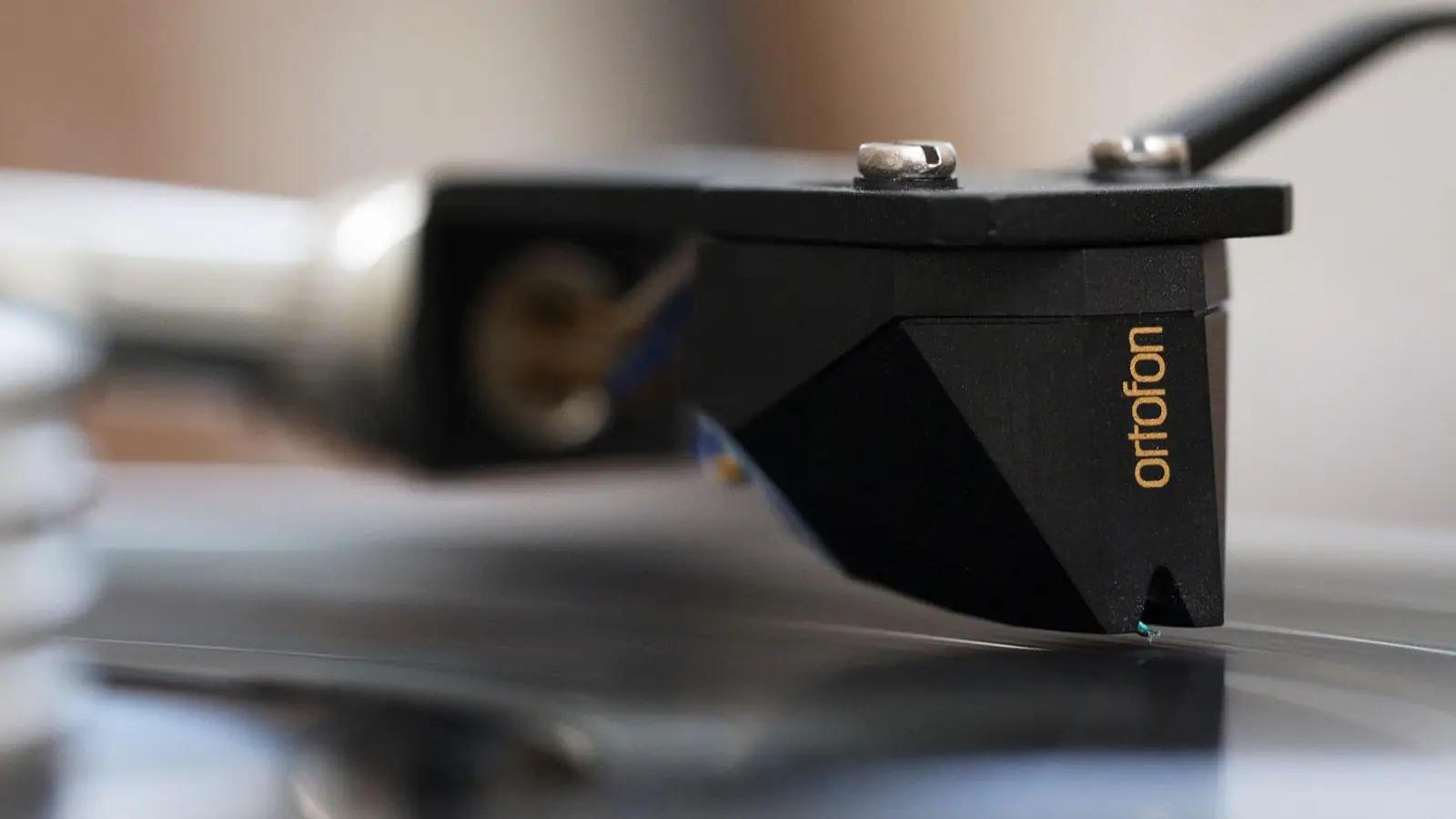 Ortofon vinüülpatroon 2M Black – tugev heli ja väike kulumine – kasutusnäide