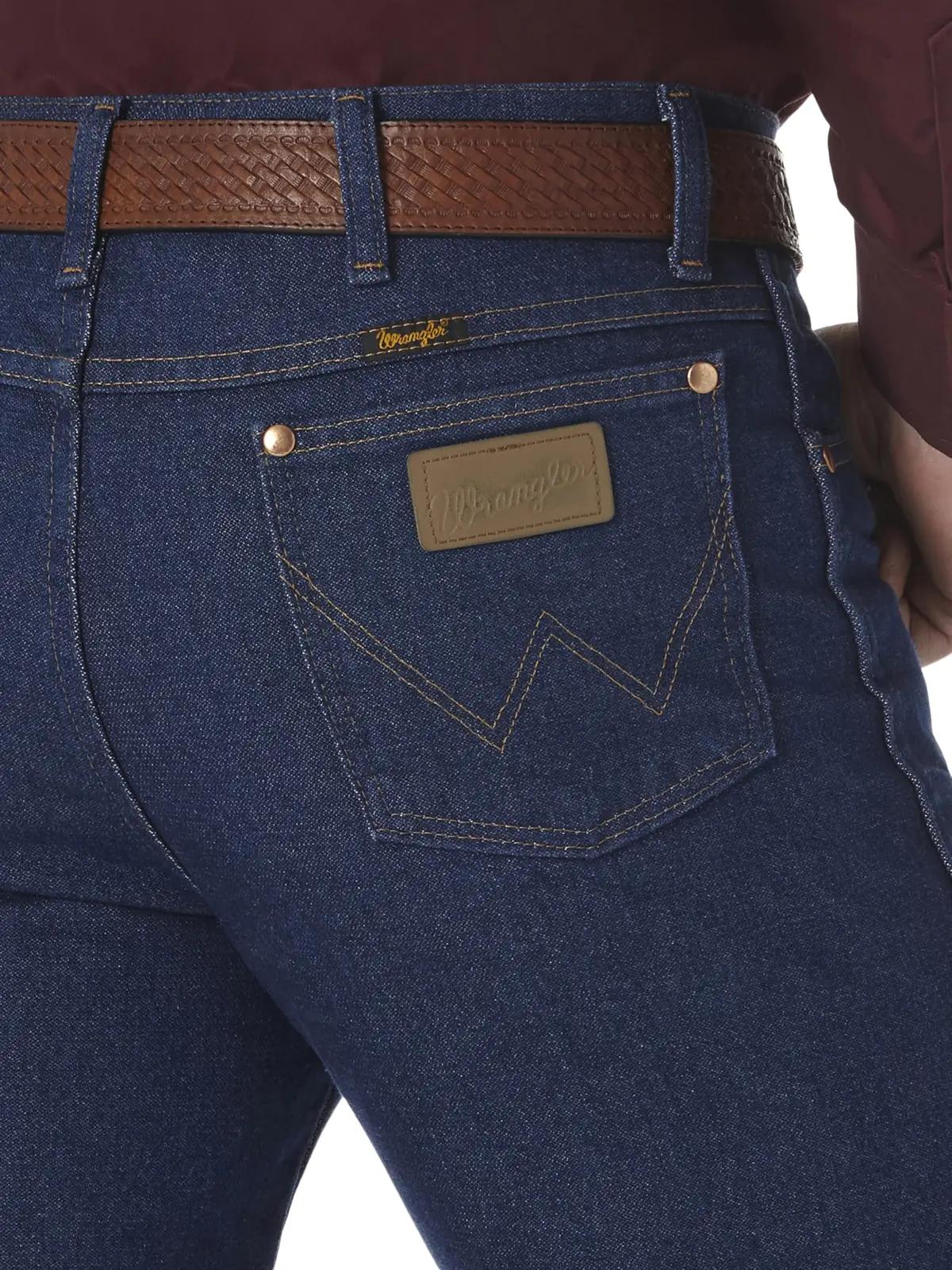 Wrangler mugavad puuvillased meeste teksad – Cowboy Slim Fit – kasutusnäide