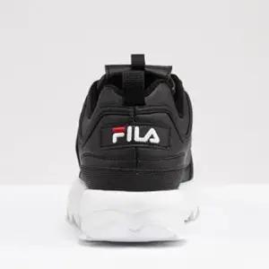 FILA 1010302-01 tossud ja spordijalatsid – detailne lähivaade