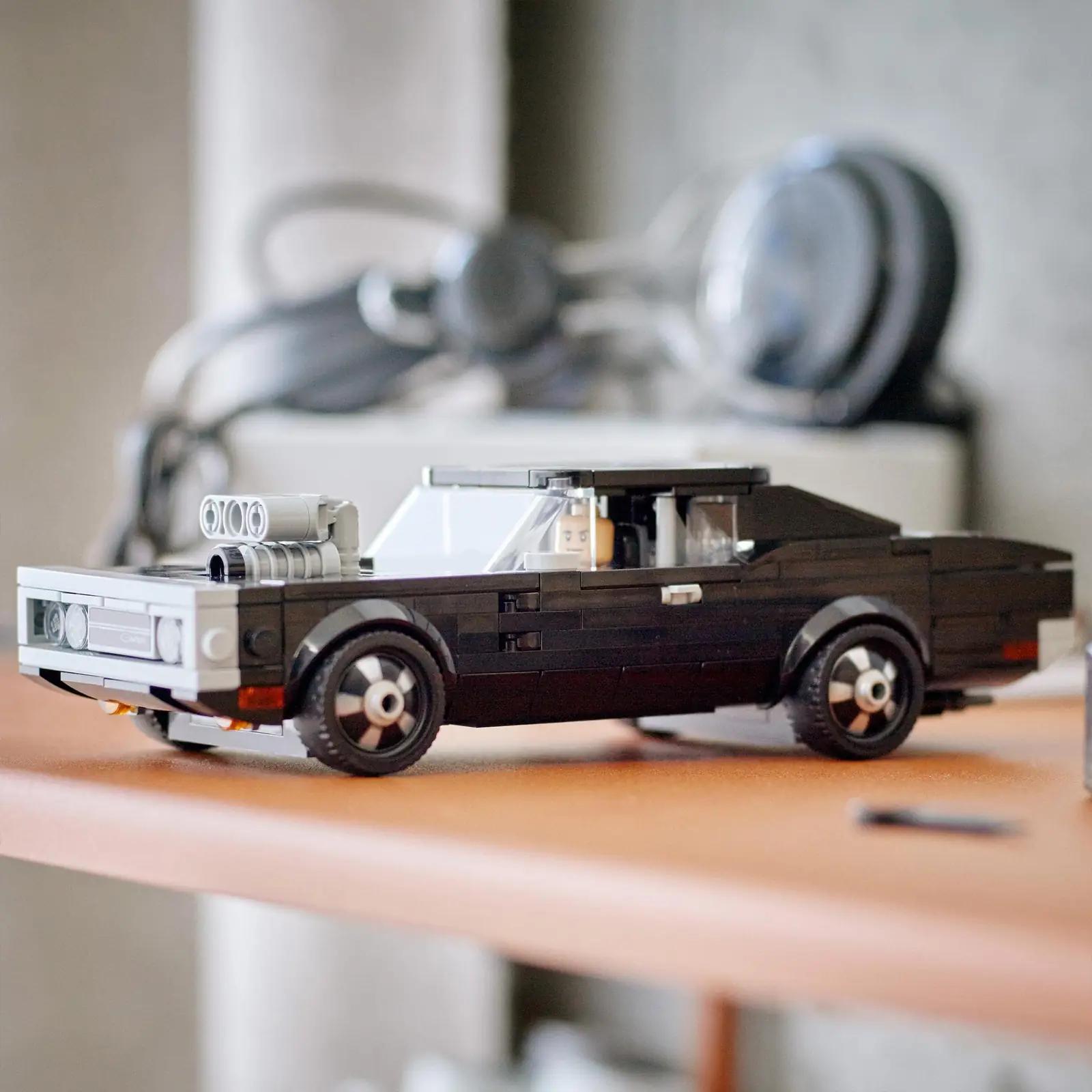 LEGO mudelauto — Fast & Furious 1970 Dodge Charger R/T – lisavaade
