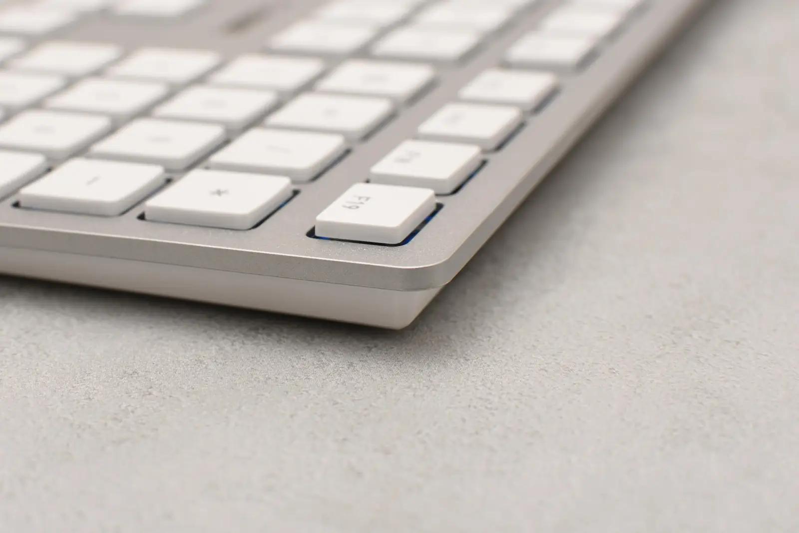 CHERRY stiilne USB-C Mac-klahvistik AZERTY – vaikne valge – pilt 7