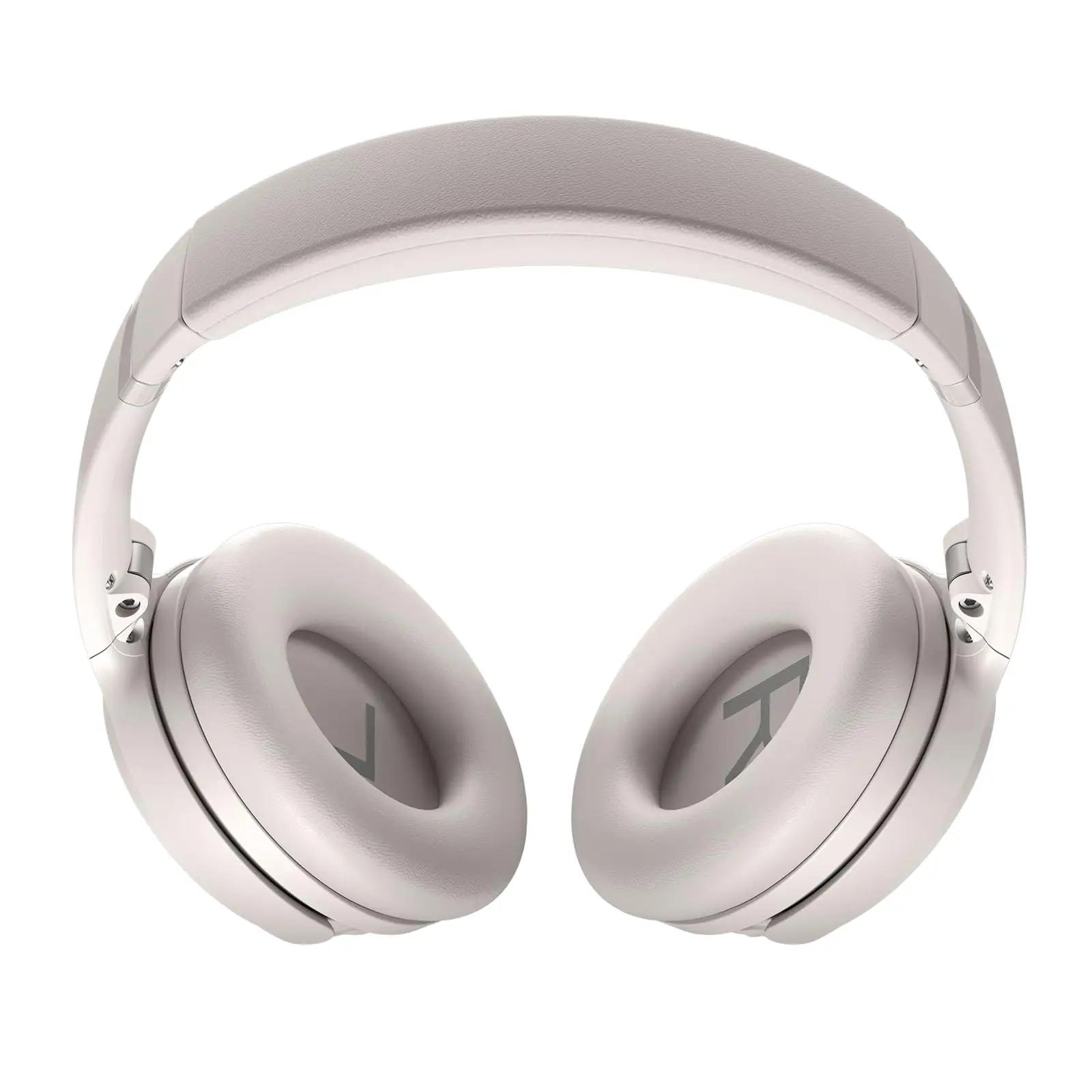 Bose QuietComfort valge mürasummutusega üle kõrva kõrvaklapid – kasutusnäide