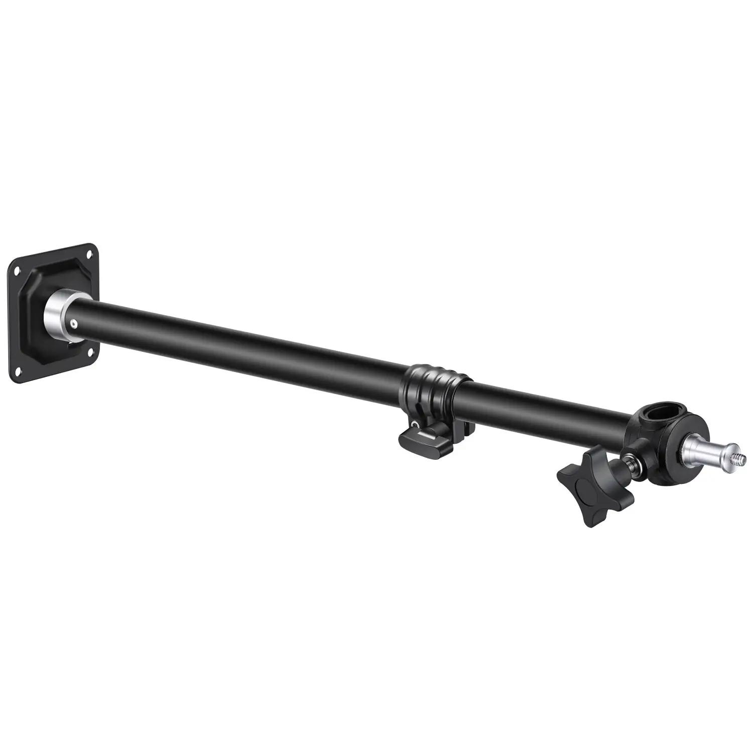 NEEWER metallist seinakinnitus galgen — reguleeritav 38–60 cm – kasutusnäide
