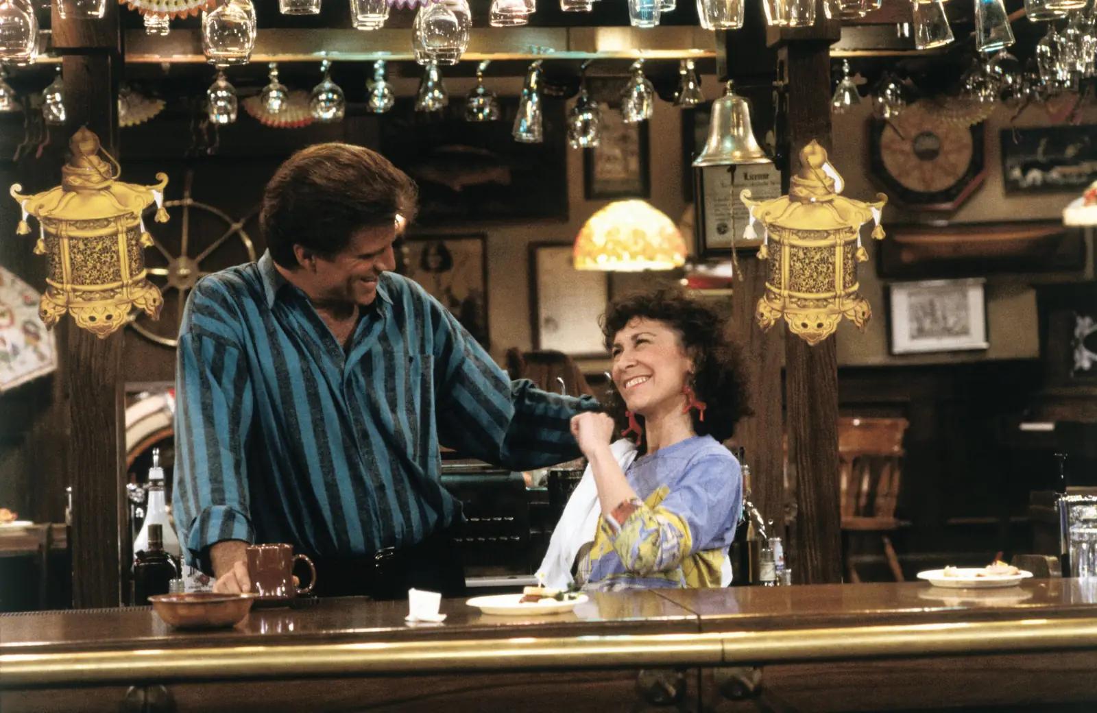 PARAMOUNT PICTURES DVD-kast: Cheers komplektne sari 43 plaati – kasutusnäide