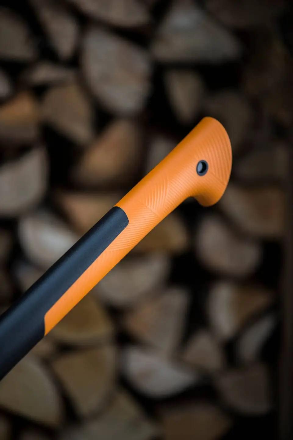 Fiskars vastupidav universaalkirves X7 koos teritajaga – pilt 7