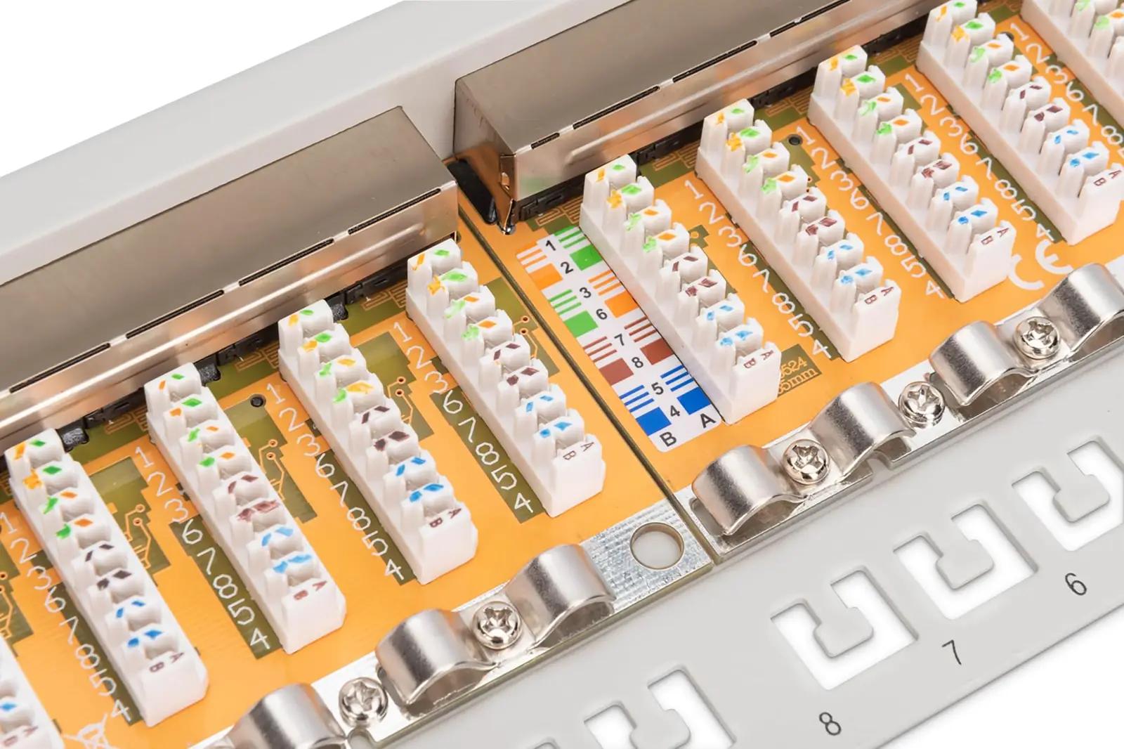 DIGITUS tugev terasripats – 24‑port Cat6 patch panel – pilt 6