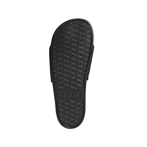 adidas mugavad rihmikud vannitoeks ja vabaajaks — Core Black – kasutusnäide