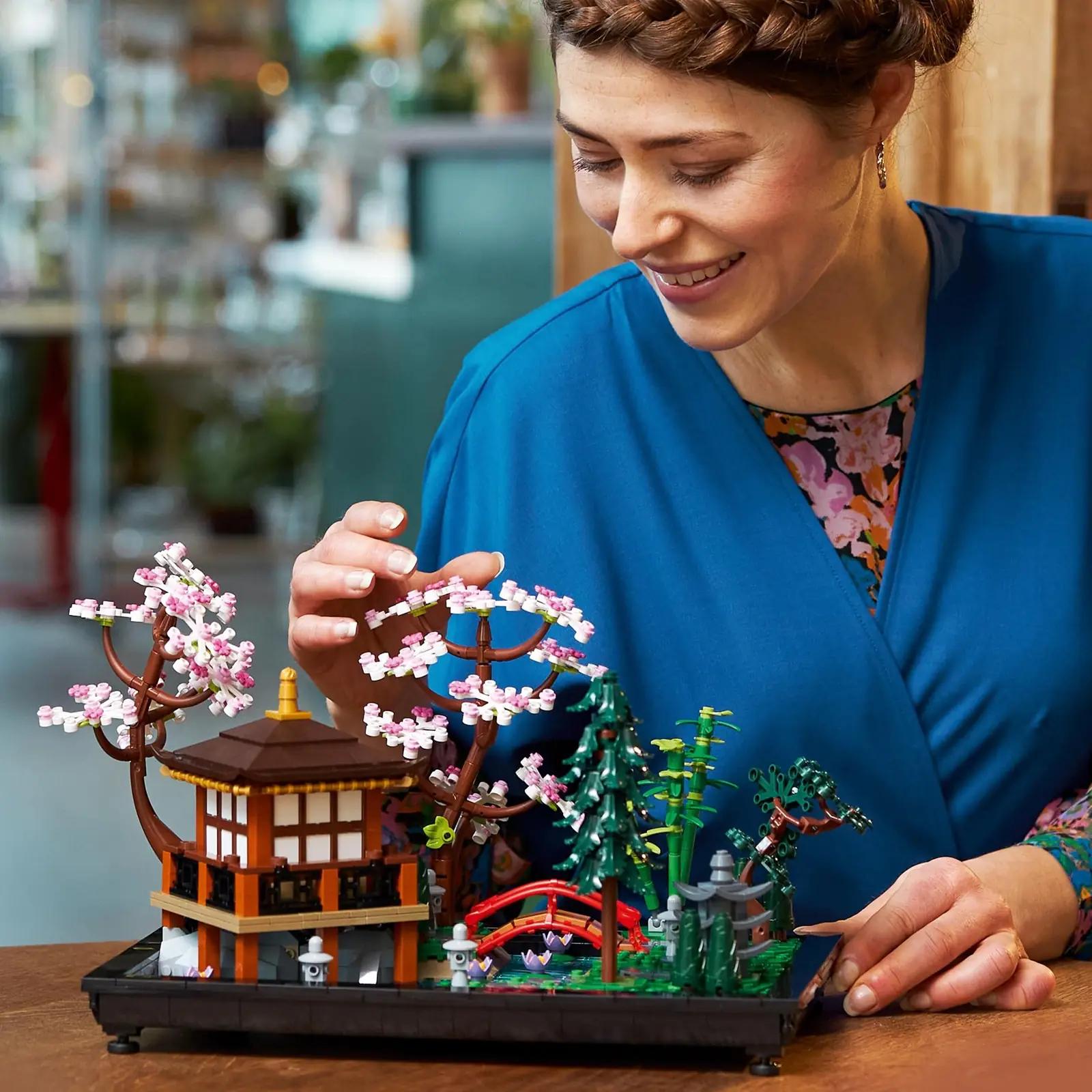 LEGO dekoratiivne Jaapani aed – ehita ja eksponeeri (10315) – pilt 8