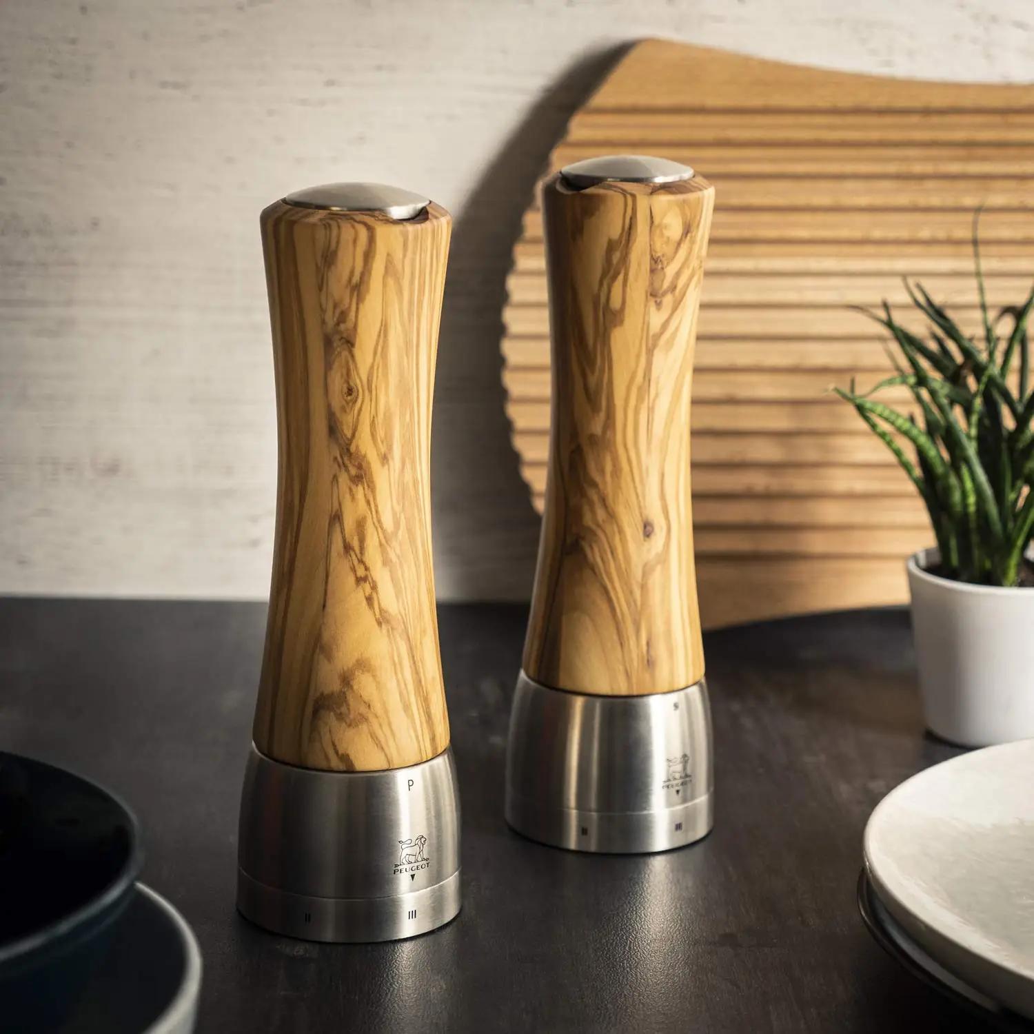 PEUGEOT oliivipuidust pipraveski — käsitsi reguleeritav 16 cm – detailne vaade