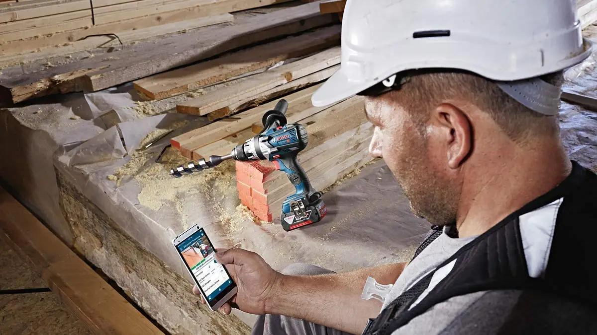 Bosch Professional tugev metallist kombipunane puur-keeraja – kasutusnäide