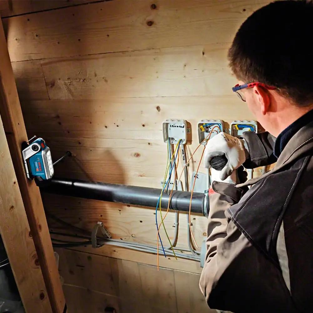 Bosch vastupidav alumiiniumist töövalgusti – kompaktne 330 lm – pilt 8