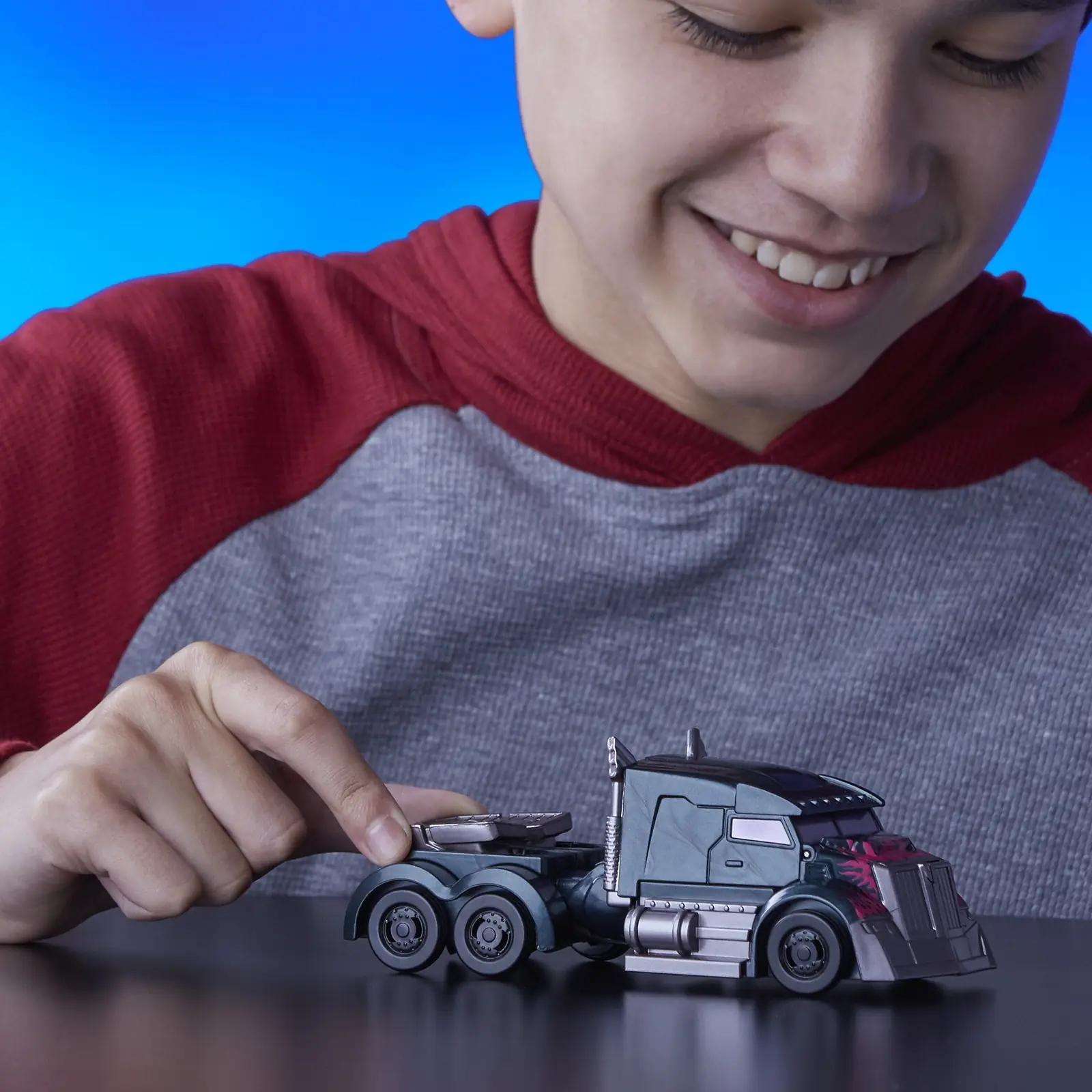 Hasbro plastist lastele sobiv Action-figuur kingitus – detailne vaade