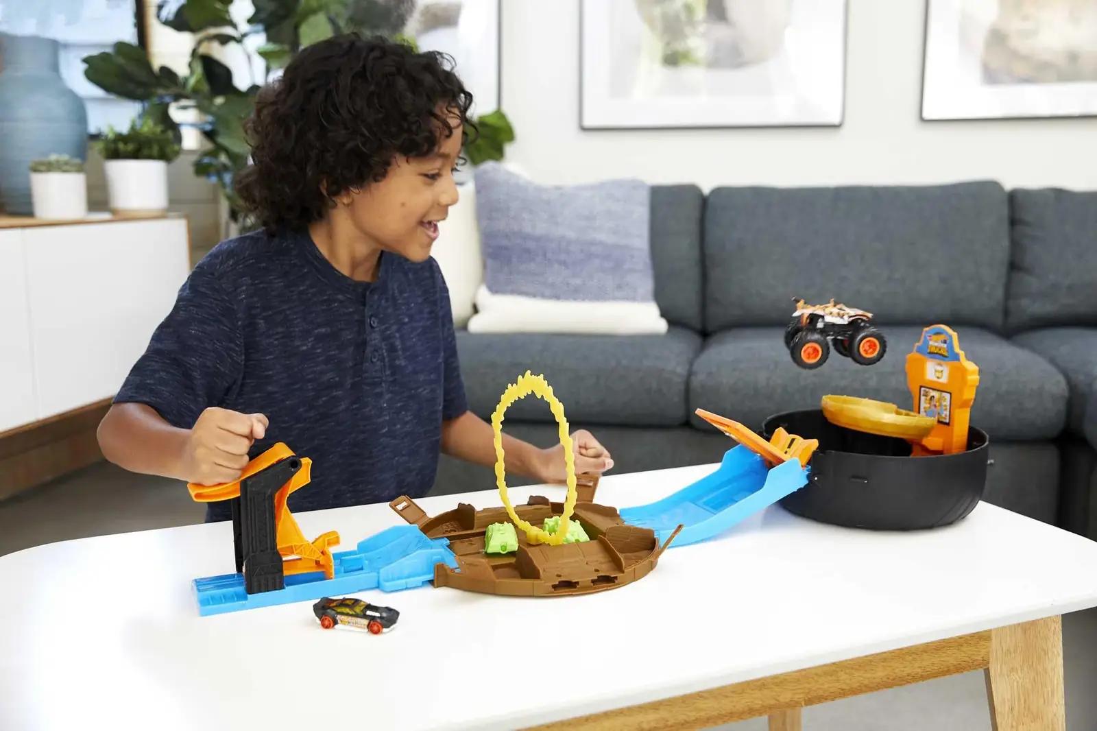Hot Wheels lõbus plastikust stunt-rehv mängukomplekt lastele – detailne vaade