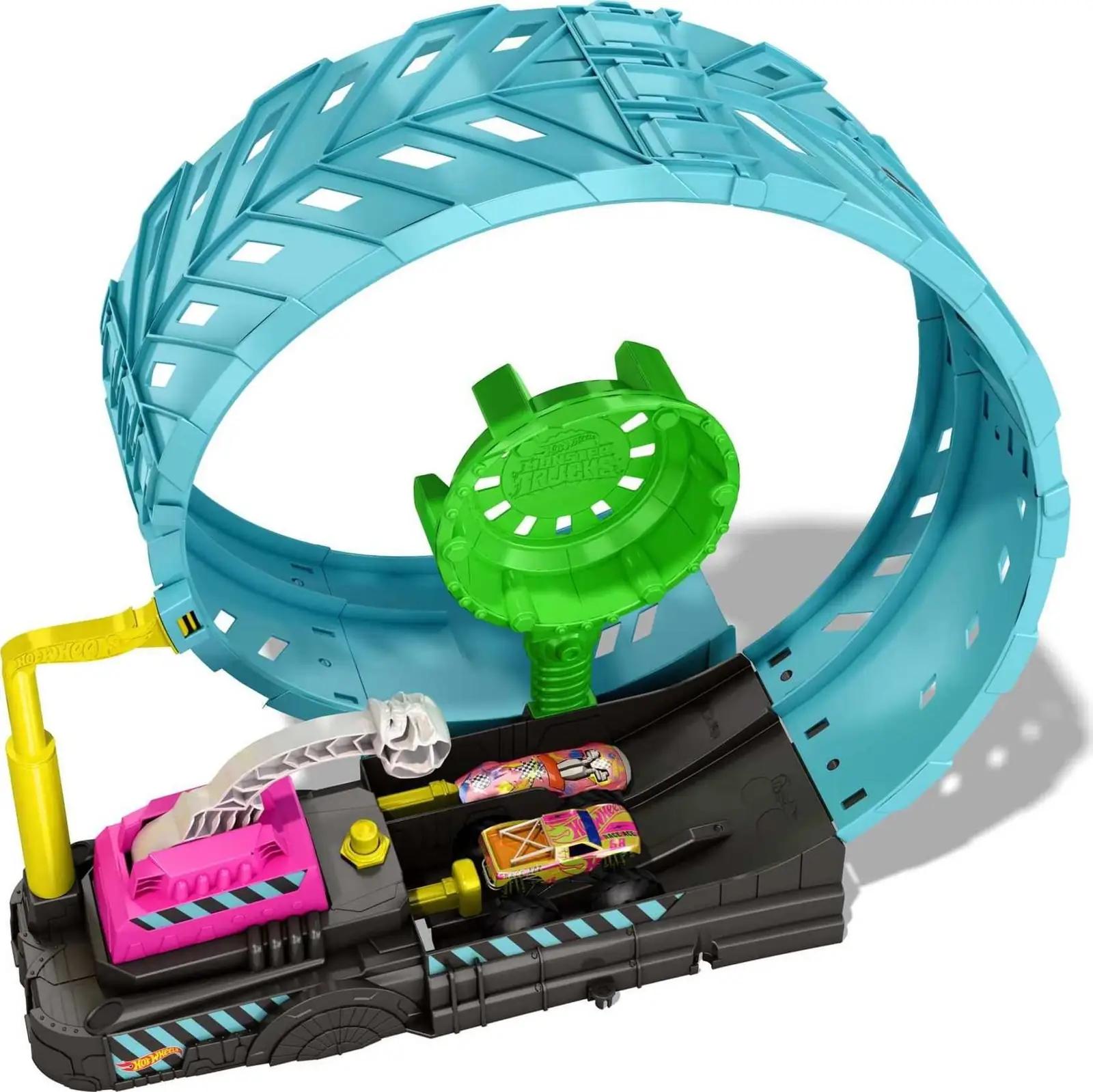 Hot Wheels monsterautode rada – looping ja heliefektiga mänguasi – kasutusnäide