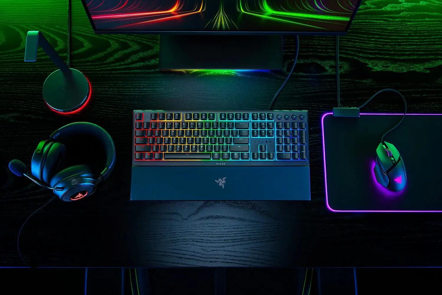 Razer stiilne mänguriketastik pehme käetoe ja RGB-iga – pilt 7
