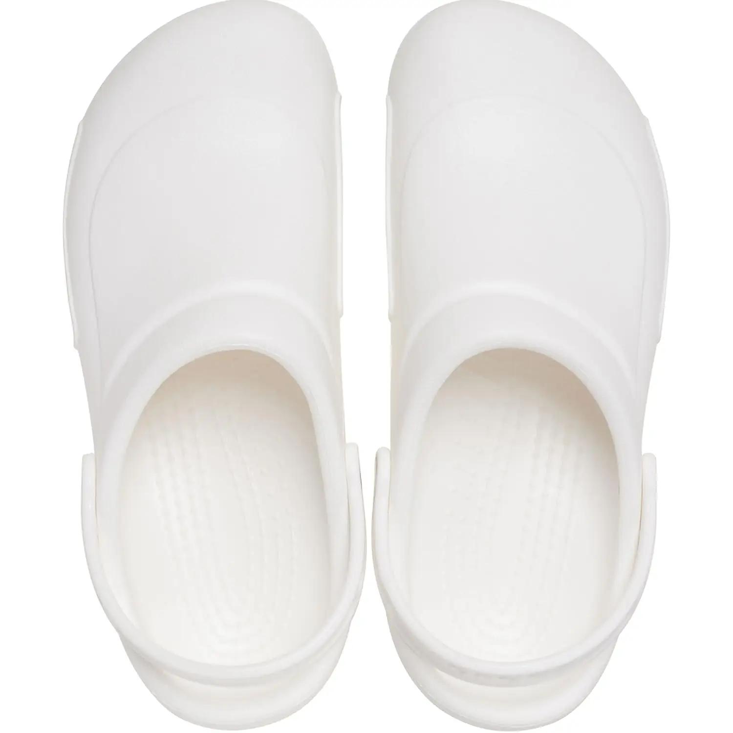 Crocs mugavad köögi- ja tööklogid — kergest Croslite-materjalist – kasutusnäide