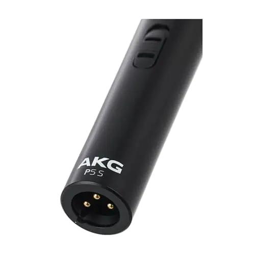 AKG vastupidav metallmikrofon P5s lavakõlaga ja lülitiga – kasutusnäide