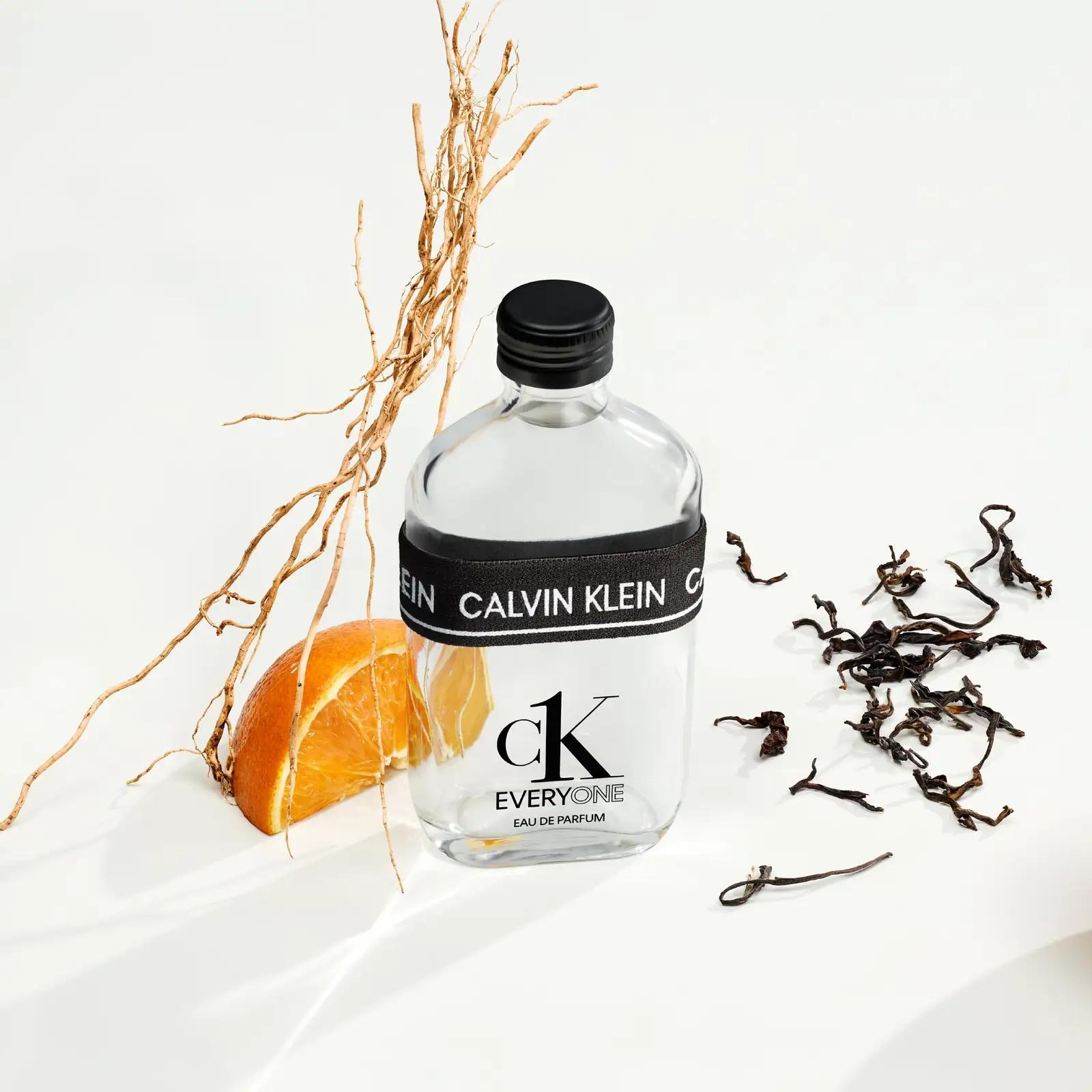 Calvin Klein BP85359200 eau de parfum – detailne lähivaade