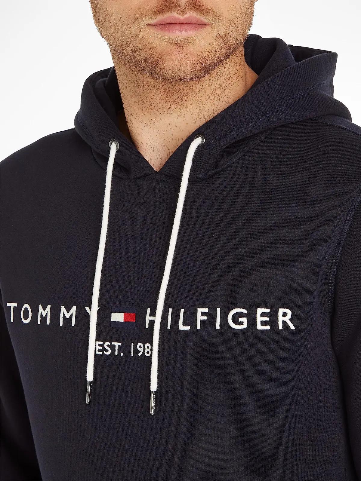 Tommy Hilfiger puuvillane kapuutsiga dressipluus — mugav ja – kasutusnäide
