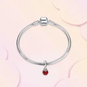 Annmors bead-charmid – detailne lähivaade
