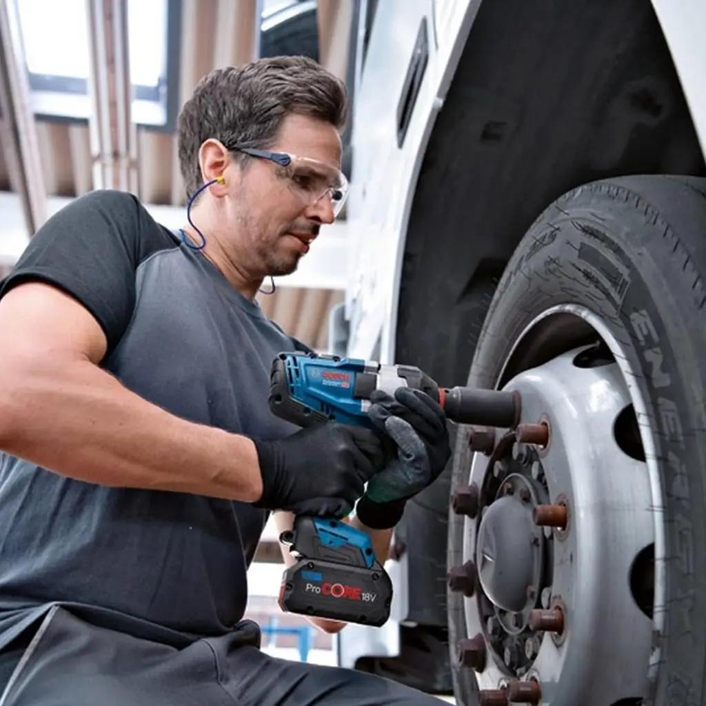 Bosch Professional tugev metallist löökvõtme ripats charm ja – kasutusnäide