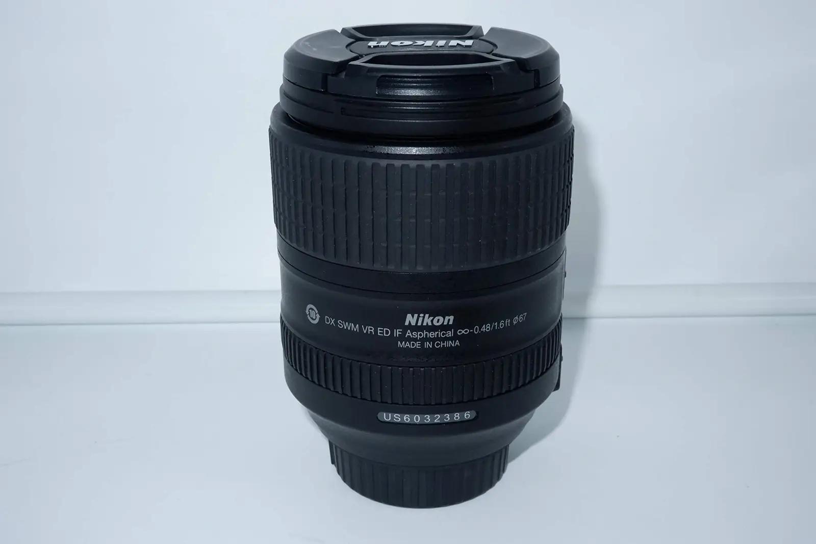 Nikon kerge reisizoomobjektiiv 18–300 mm — mitmekülgne – detailne vaade