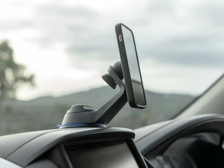 QUAD LOCK vastupidav autoshoidja tuuleklaasile ja armatuurlauale – lisavaade