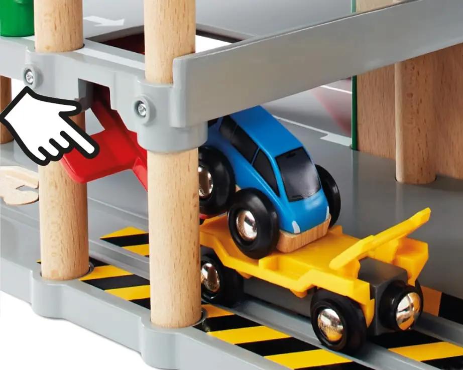 BRIO puidust parkla ja tee- ning raudteekomplekt lapse mänguks – lisavaade