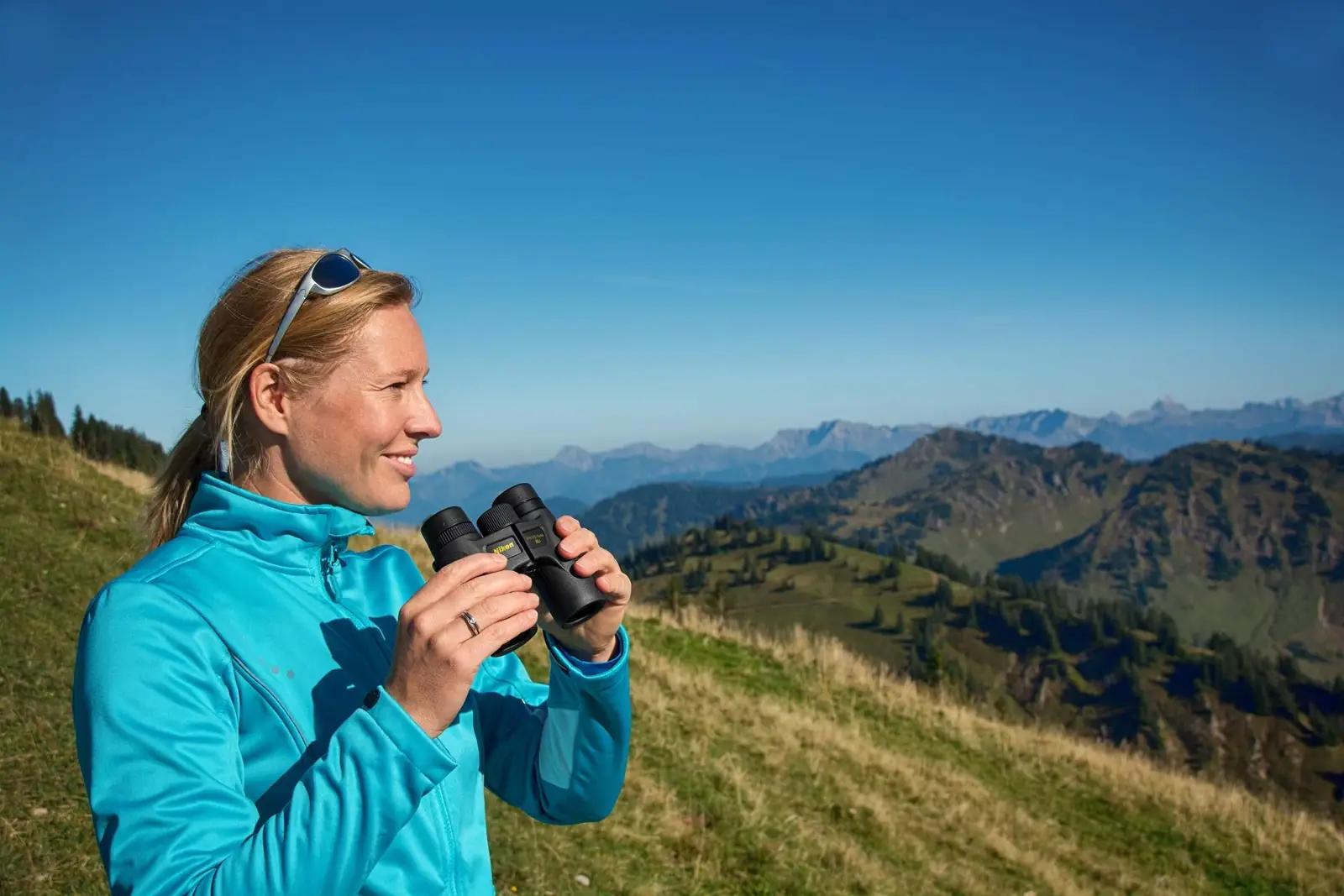 Nikon kummikattega vaatlusklaas – selge 12×50 vaatlus – detailne vaade