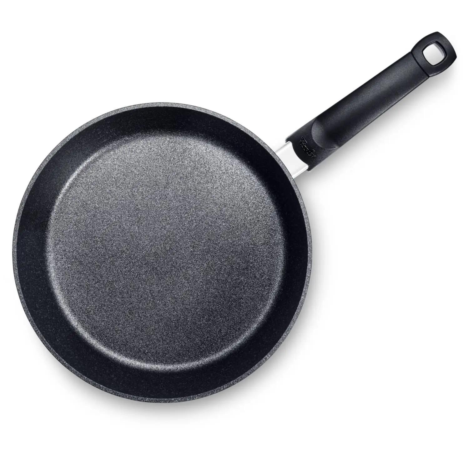 Fissler vastupidav alumiiniumist praepann 24 cm — antihaft – pakend ja tarvikud