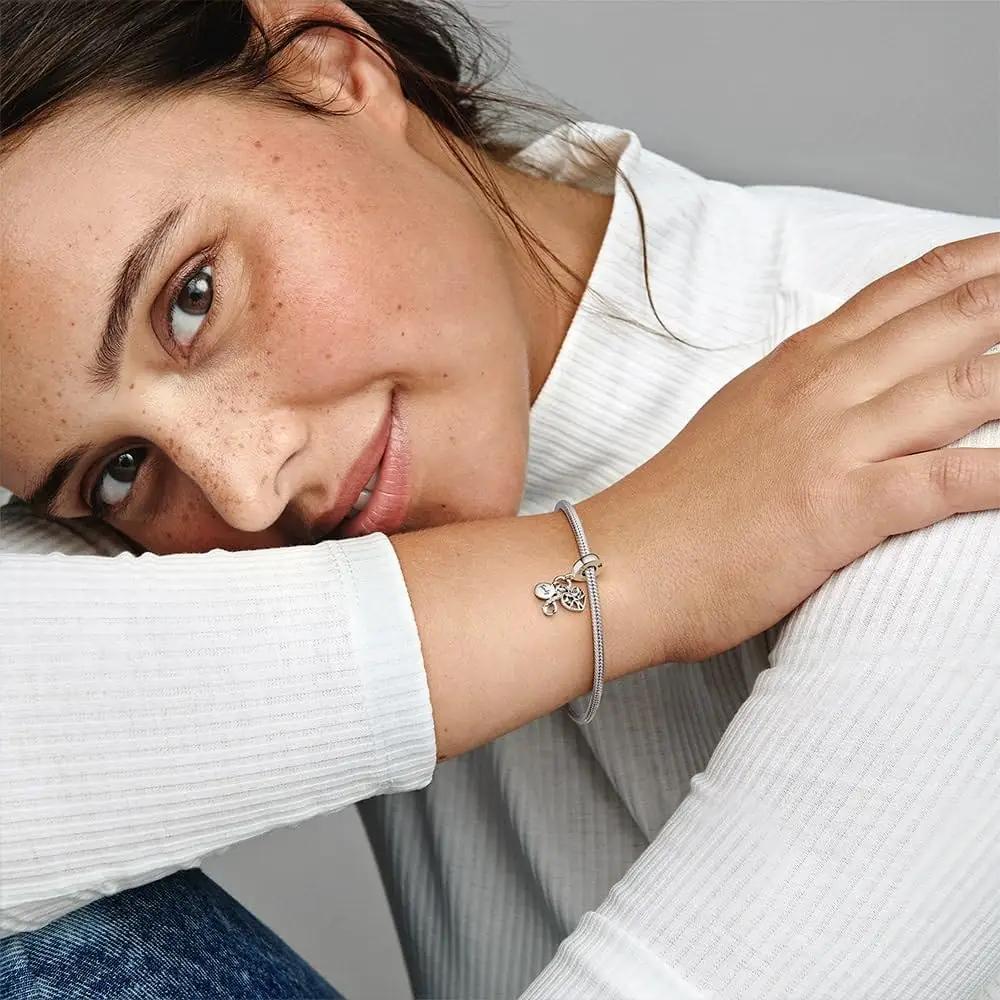 PANDORA sterling hõbe ripats charm – pere teemaline kingitus – kasutusnäide