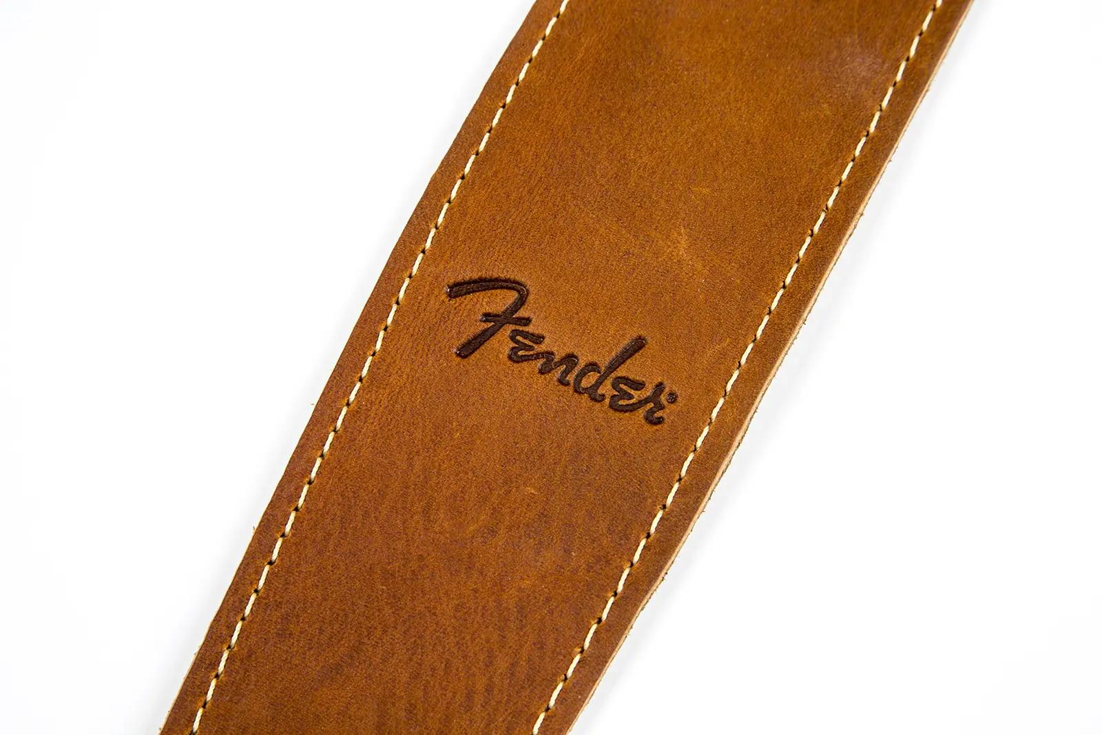 Fender nahast kitarririhm — mugav ja stiilne kingitus – pakend ja tarvikud