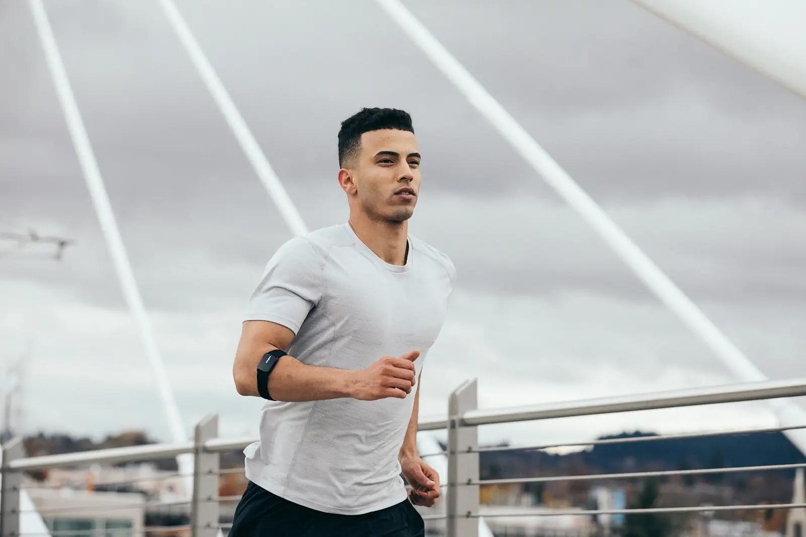 Wahoo Fitness hübriidkäevõru TICKR FIT — mugav pulsiandur – lisavaade