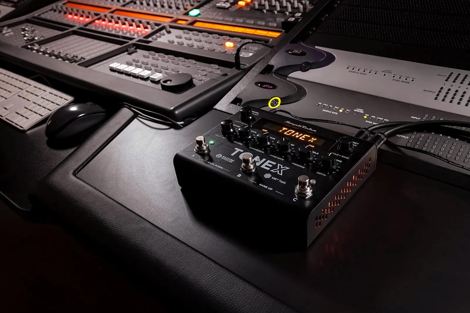 IK Multimedia distortsioon ja overdrive TONEX Pedal – lisavaade