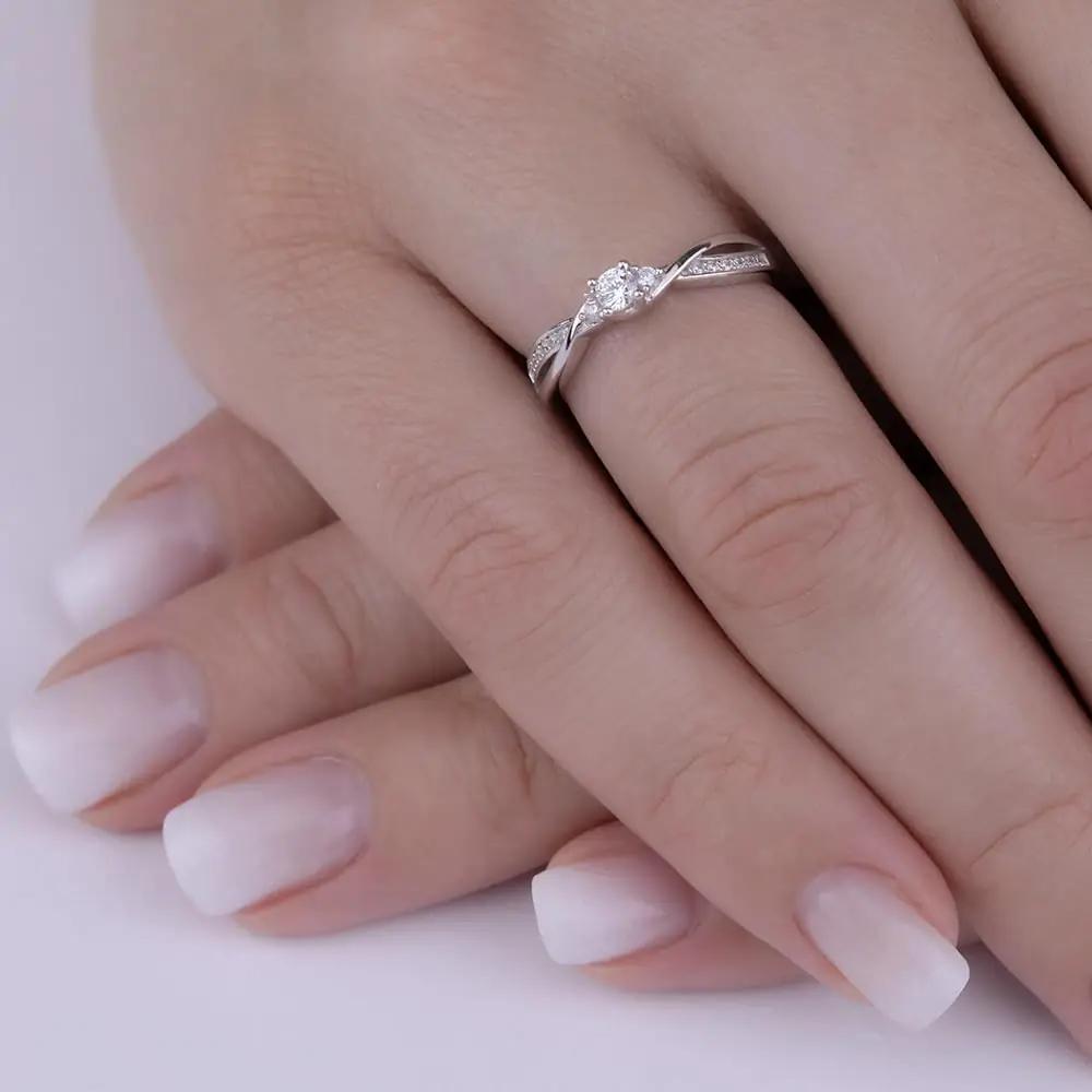 SILVEGO hõbedane kihlasõrmus Swarovski tsirkooniga — elegantne – detailne vaade