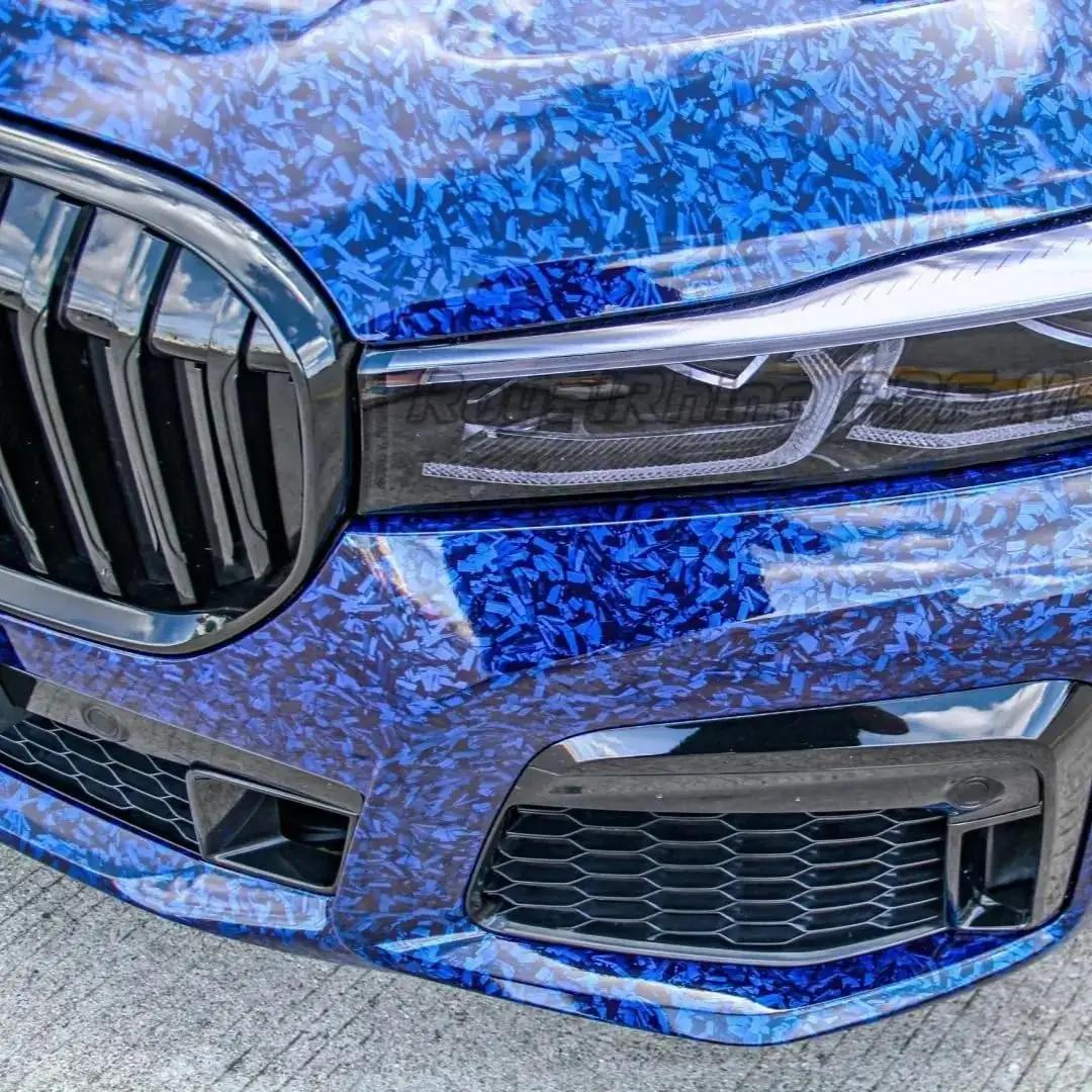 NewL süsinikkiust vinylkleeps auto ja moto protection – kasutusnäide