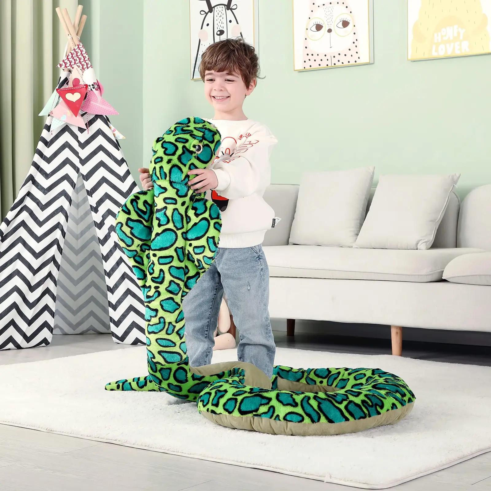 IKASA pehme 270 cm kobra-plüüs – suur kink lastele – detailne vaade