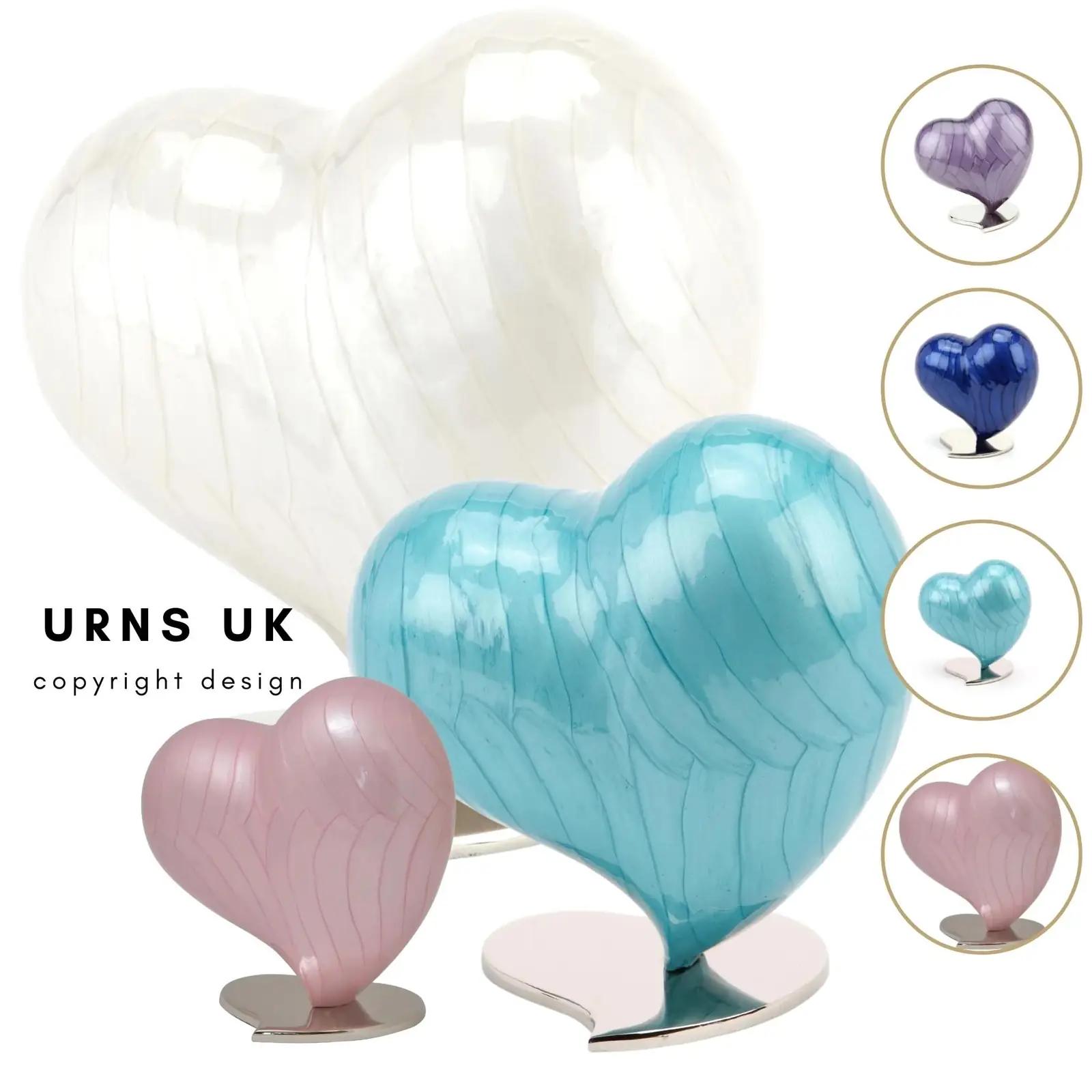 Urns UK messingist südameline urn – stiilne mälestusese – detailne vaade