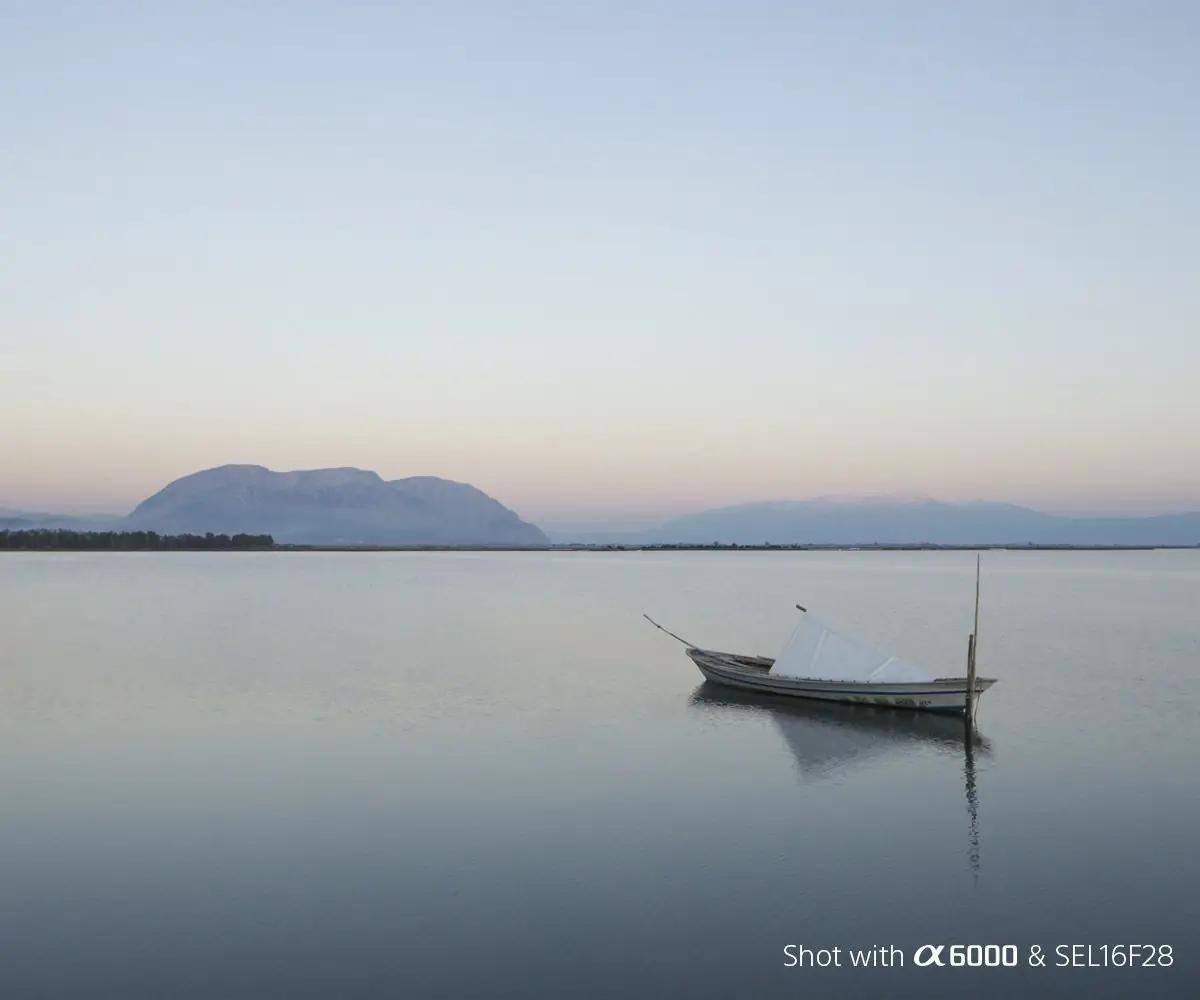 Sony SEL16F28.AE kaameraobjektiivid – detailne lähivaade