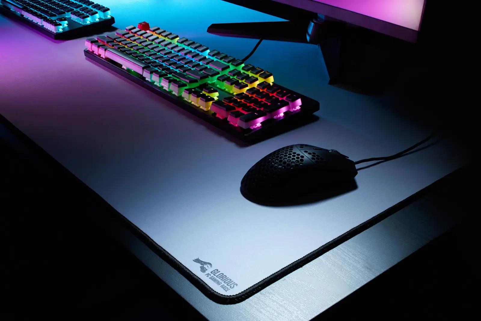 Glorious PBT Aura keycaps — vastupidavad RGB pudding-korgid – pilt 6