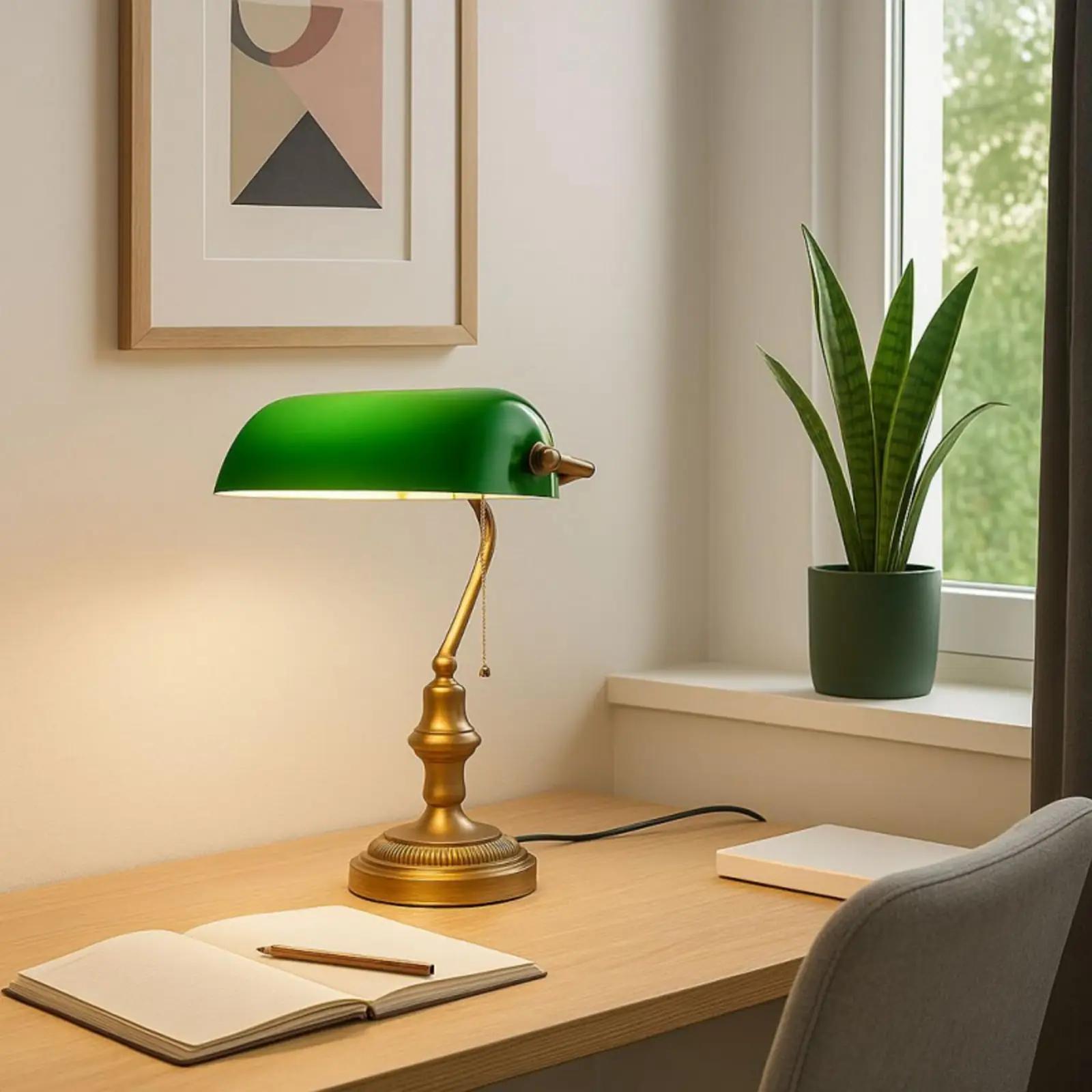 B·LED BARCELONA LED vintage messingi laualamp rohelise klaasiga – detailne vaade