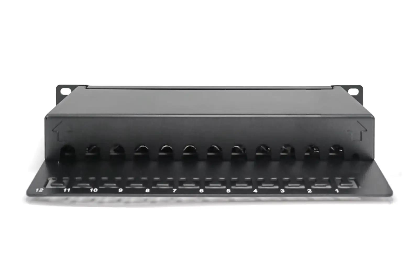 DIGITUS metallist Cat6A patchpanel — 12 pordi rack-mount – pakend ja tarvikud